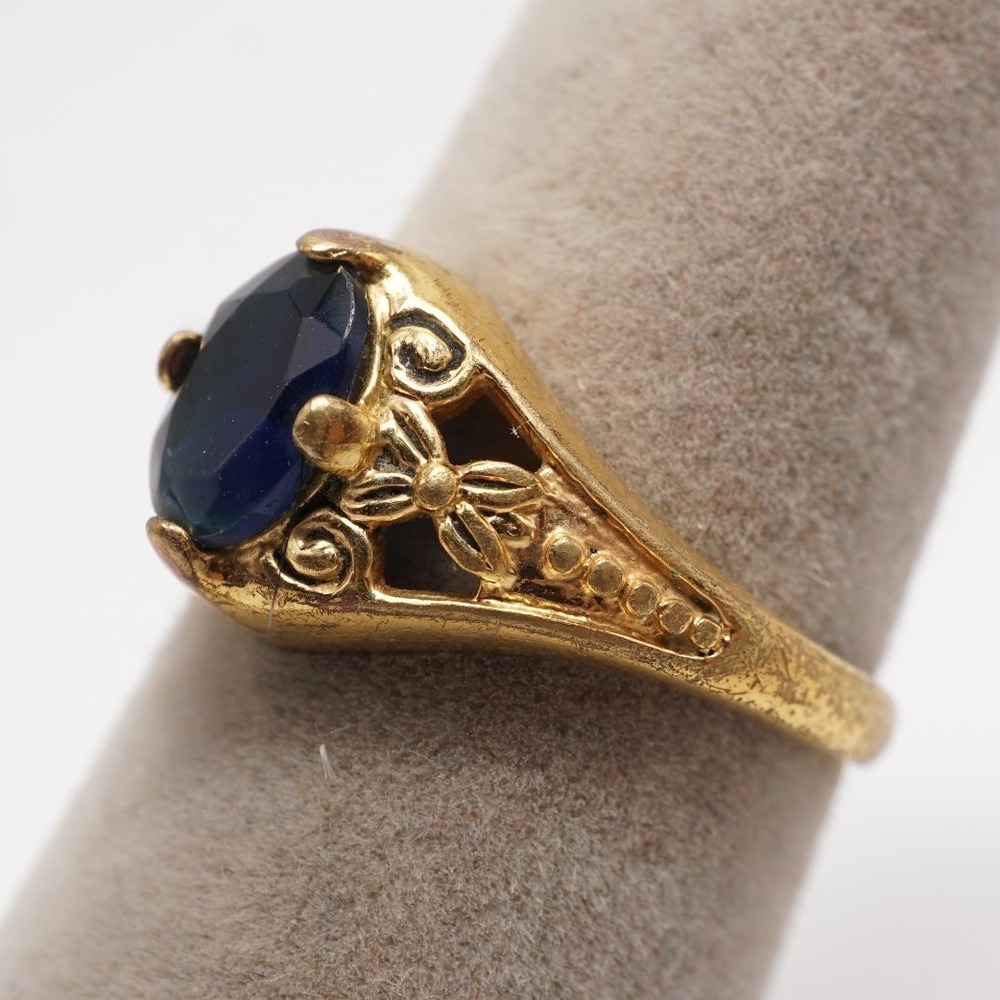 Seta Vintage Gold Tone Blue Faux Sapphire Filigree Bow Cocktail Ring Size 7